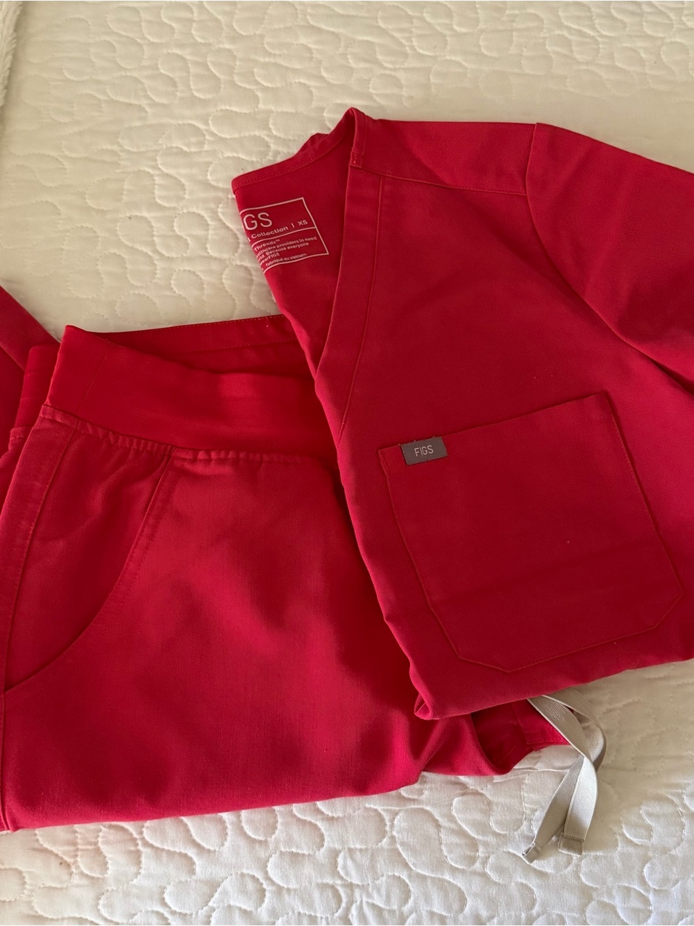 Figs xs small top and medium tall pants set